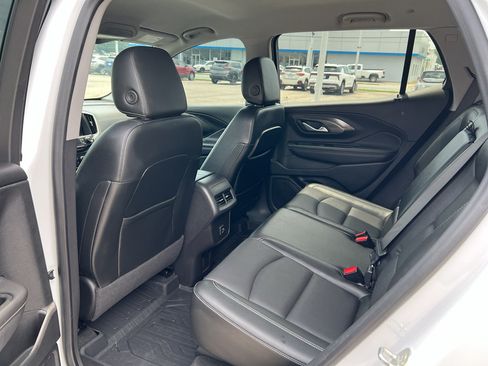 Used 2023 GMC Terrain SLT w/ Infotainment Package II AWD/4WD image 10