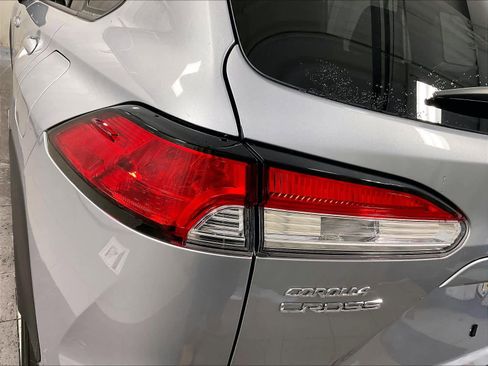 Certified 2024 Toyota Corolla Cross LE image 33