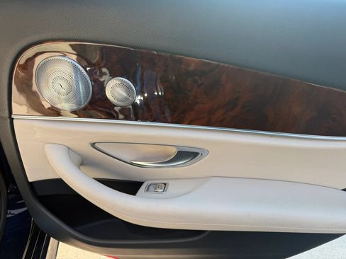 Used 2019 Mercedes-Benz E 300 4MATIC w/ Premium 1 Package image 11