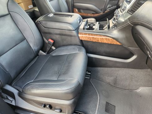 Used 2019 Chevrolet Suburban Premier AWD/4WD image 15