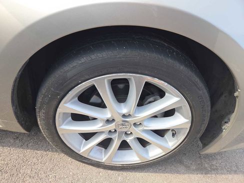 Used 2013 Toyota Avalon XLE Touring FWD image 2