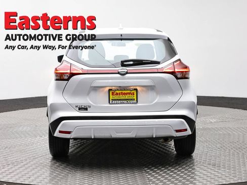 Used 2024 Nissan Kicks S FWD image 6