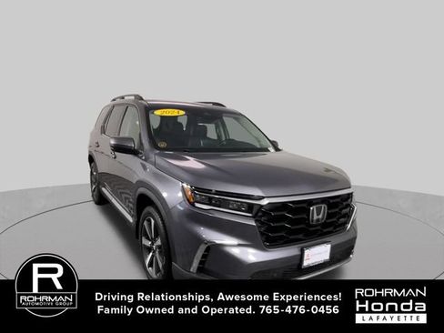 Used 2024 Honda Pilot Touring image 3