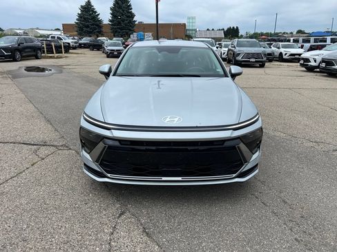Used 2024 Hyundai Sonata SEL FWD image 3