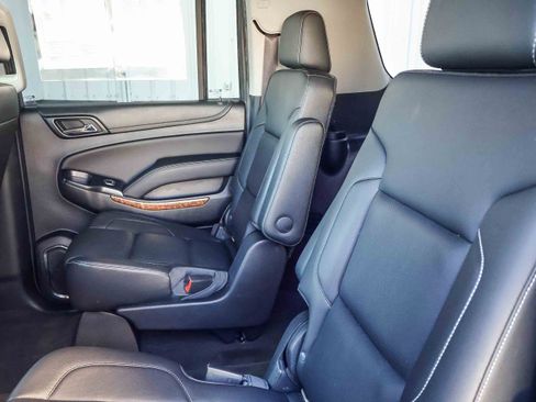 Used 2017 Chevrolet Suburban Premier image 17