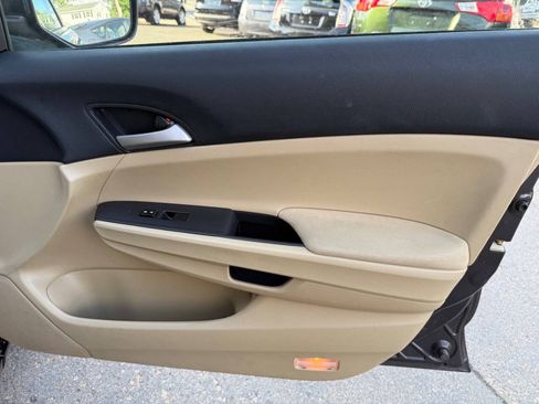 Used 2011 Honda Accord LX image 19