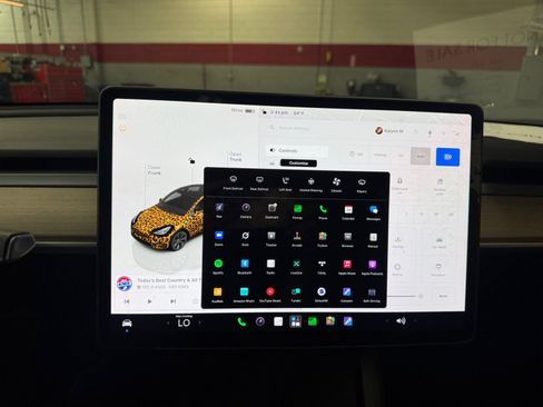 Used 2025 Tesla Model Y Long Range RWD image 26