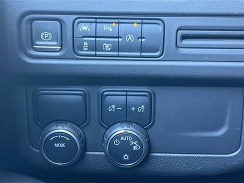 Used 2023 Chevrolet Tahoe RST w/ Luxury Package image 36