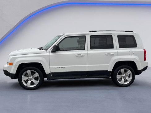 Used 2013 Jeep Patriot Latitude FWD image 7