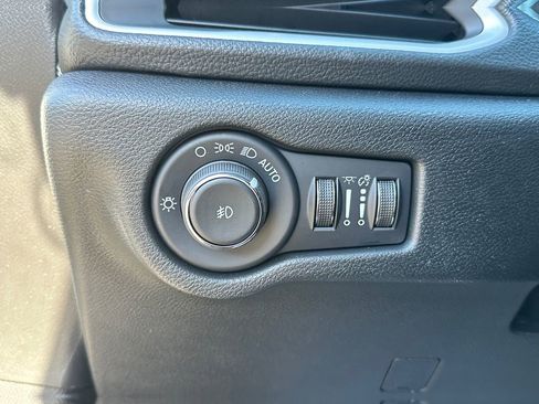 New 2026 Chrysler Pacifica Select w/ S Appearance Package image 31