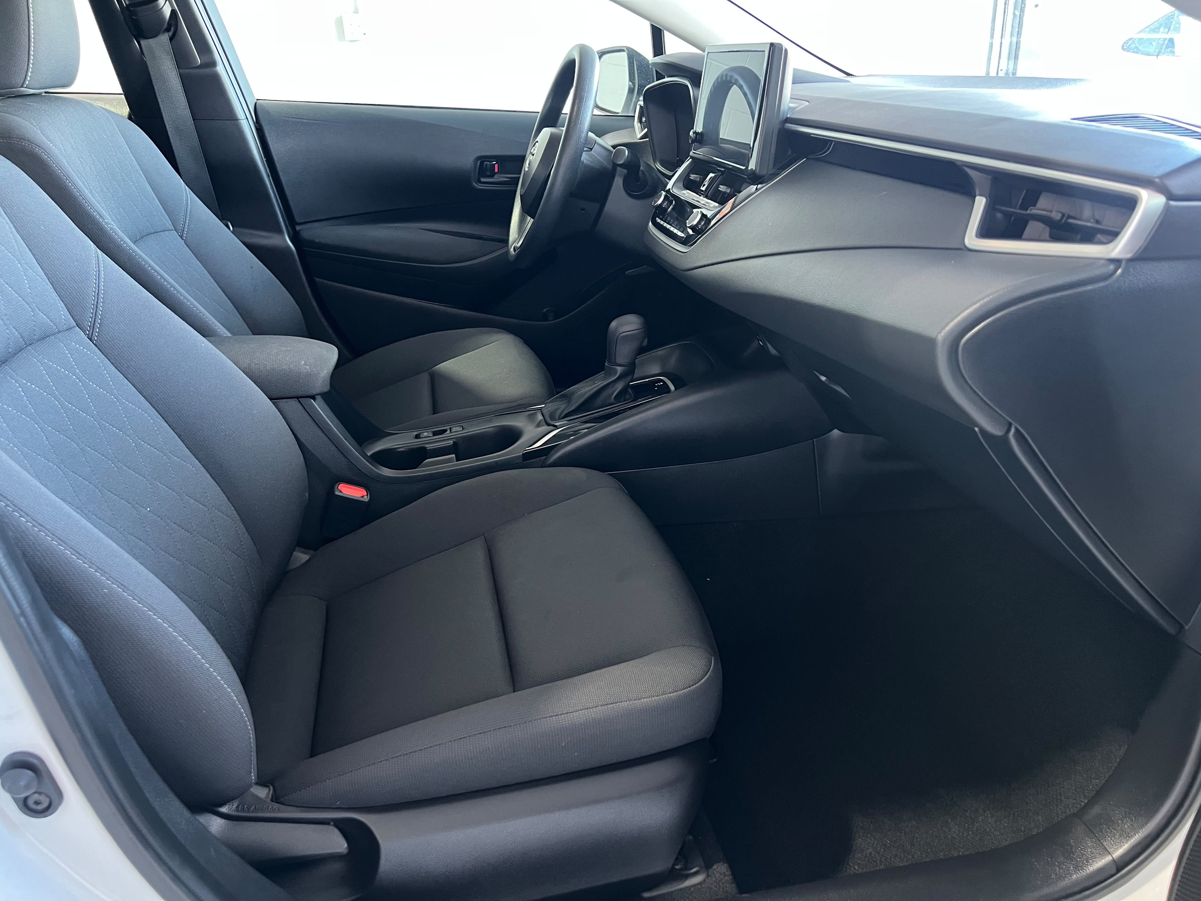 Used 2023 Toyota Corolla LE w/ LE Convenience Package FWD image 14