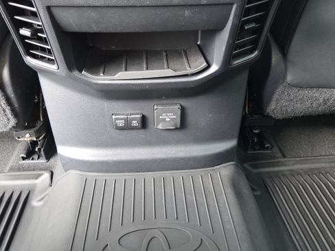 Used 2024 Toyota Tundra Limited AWD/4WD image 16