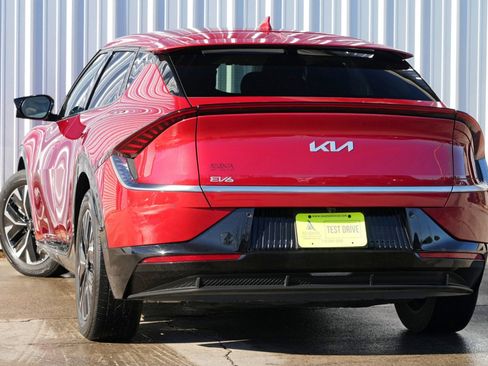 Used 2022 Kia EV6 Wind image 5