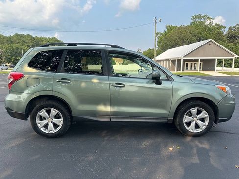 Used 2015 Subaru Forester 2.5i Premium AWD/4WD image 4