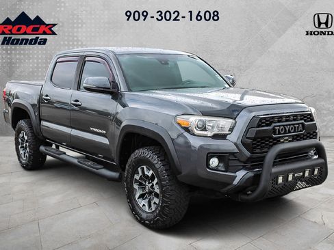 Used 2019 Toyota Tacoma TRD Off-Road image 3