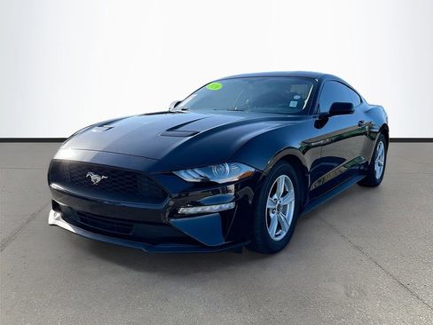 Used 2020 Ford Mustang Coupe image 3