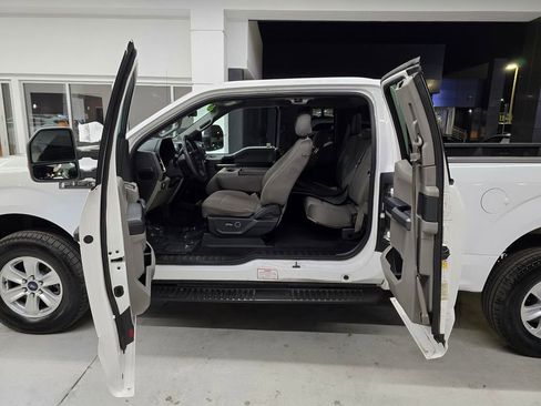 Used 2016 Ford F150 XLT w/ Trailer Tow Package image 30