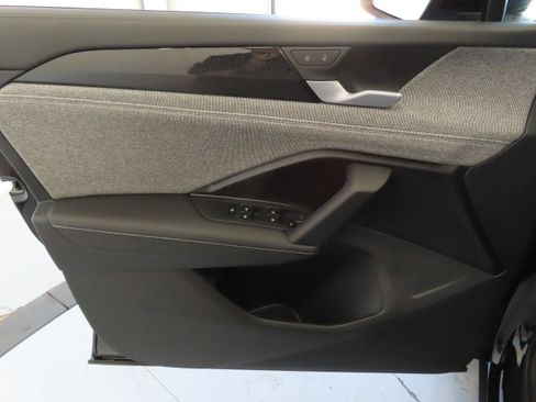 New 2026 Volkswagen Tiguan S image 11