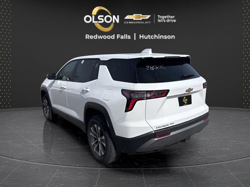 Used 2025 Chevrolet Equinox LT image 3