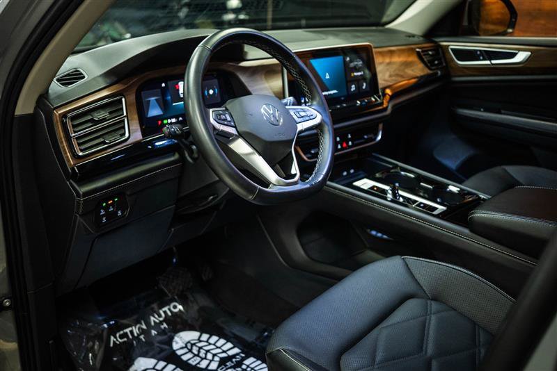 Used 2025 Volkswagen Atlas SE FWD image 9