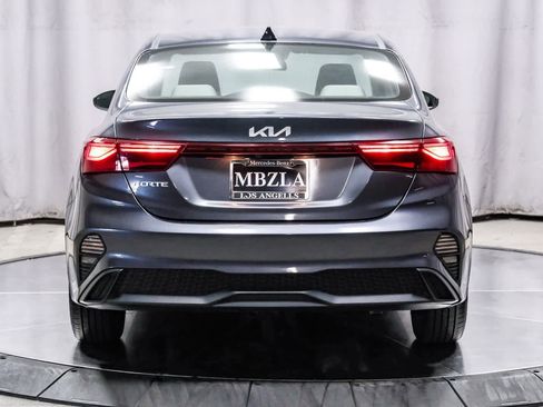 Used 2022 Kia Forte LXS image 3