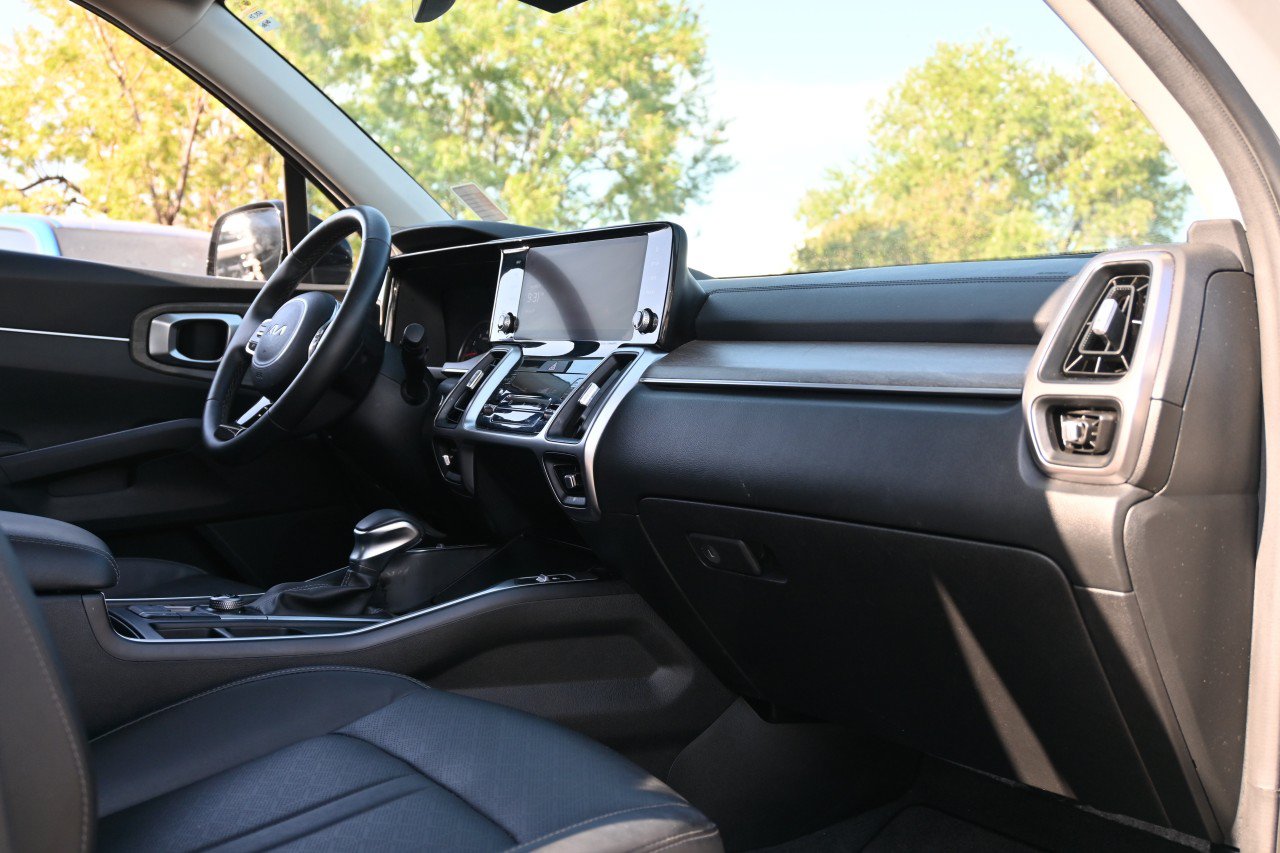 Used 2023 Kia Sorento EX w/ Panoramic Sunroof Package FWD image 26