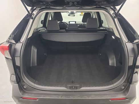 Used 2025 Toyota RAV4 XLE image 19