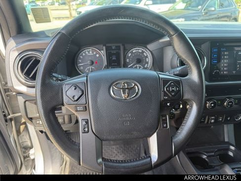 Used 2018 Toyota Tacoma TRD Off-Road w/ Technology Package AWD/4WD image 14