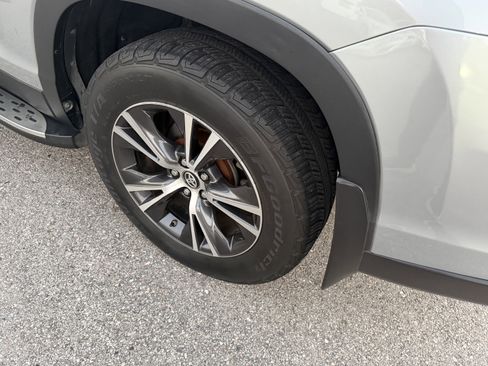 Used 2019 Toyota Highlander LE image 20