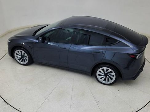 Used 2026 Tesla Model Y Long Range image 78