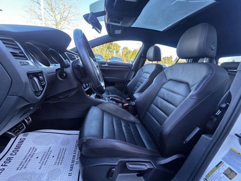 Used 2015 Volkswagen GTI SE image 15