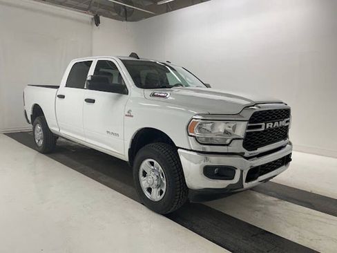 Used 2022 RAM 2500 Tradesman w/ Chrome Appearance Group image 6