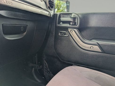 Used 2013 Jeep Wrangler Sport AWD/4WD image 29