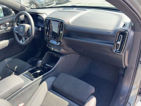 Certified 2024 Volvo XC40 Recharge Ultimate w/ Protection Package Premier image 31