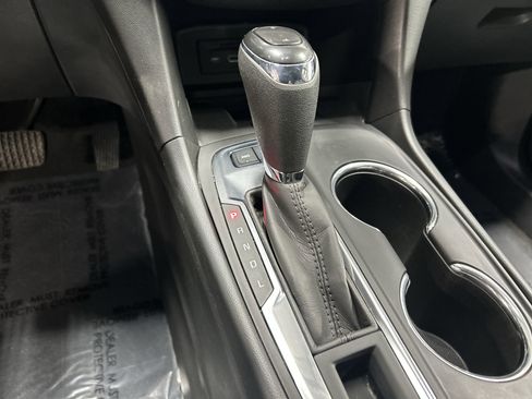 Used 2020 Chevrolet Equinox Premier image 17