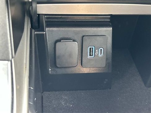 Used 2023 Ford Explorer XLT w/ Equipment Group 202A image 41