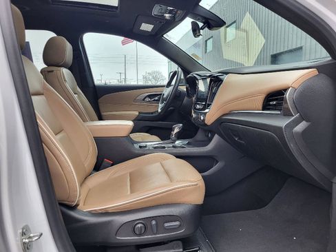 Used 2023 Chevrolet Traverse Premier image 13