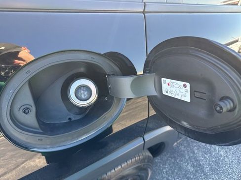 Used 2020 Jeep Cherokee Latitude Plus image 36