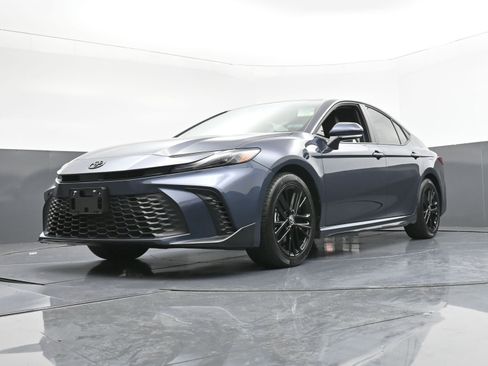 Used 2026 Toyota Camry SE image 23