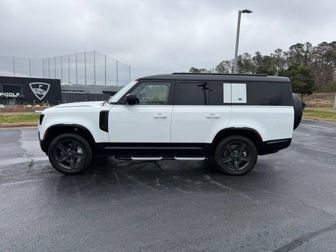 Used 2023 Land Rover Defender 130 X-Dynamic SE AWD/4WD image 4