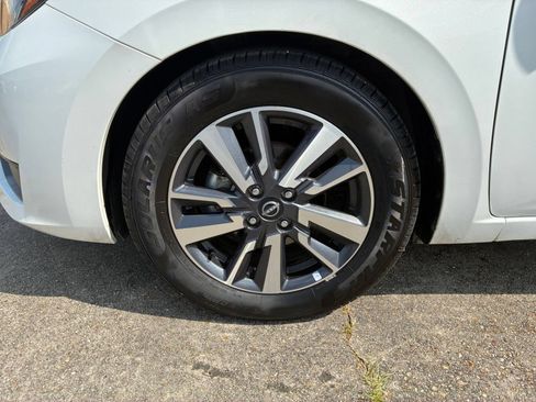 Used 2025 Nissan Versa SV FWD image 23