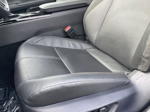 Used 2025 Toyota Camry XLE image 22