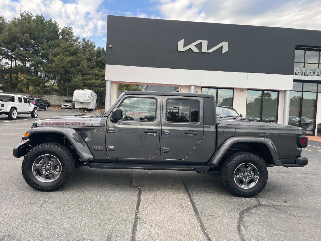 Used 2023 Jeep Gladiator Rubicon w/ Cold Weather Group AWD/4WD image 2