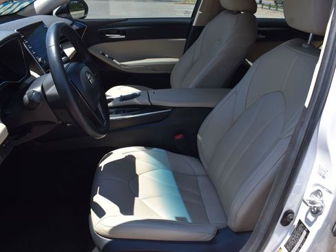 Used 2021 Toyota Avalon XLE w/ Moonroof Package FWD image 21