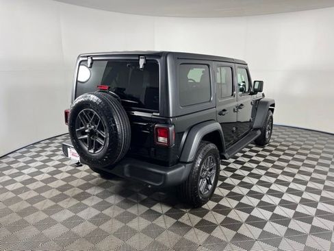 Used 2026 Jeep Wrangler Unlimited Sport AWD/4WD image 7
