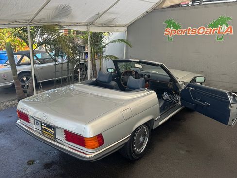 Used 1986 Mercedes-Benz 560 SL image 5