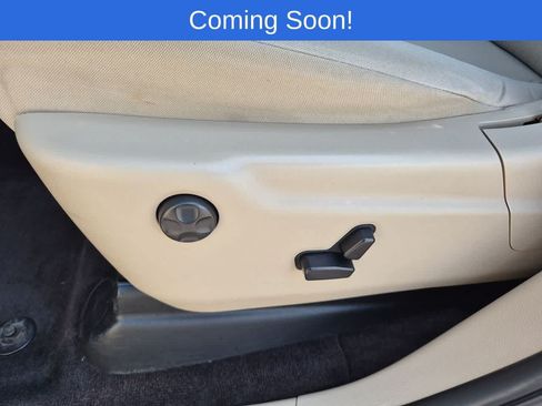 Used 2019 Jeep Grand Cherokee Laredo AWD/4WD image 17