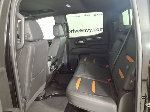 Used 2024 GMC Sierra 1500 AT4 w/ Technology Package AWD/4WD image 9