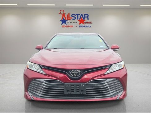 Used 2018 Toyota Camry XLE image 2