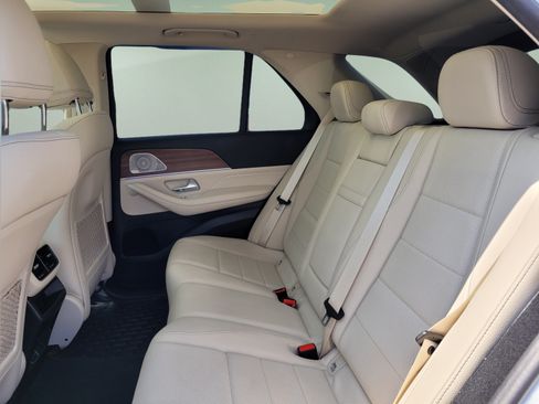 Used 2025 Mercedes-Benz GLE 350 4MATIC image 17